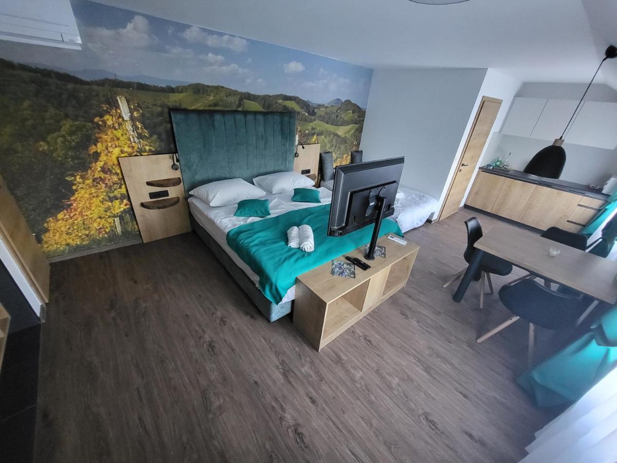 Apartments With Private Saunas & Wellness Gobi พอดเชเทอร์เทค ภายนอก รูปภาพ